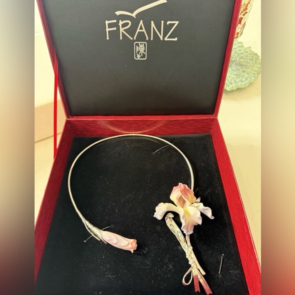 FRANZ Pink Floral Accent Silver-Tone Necklace